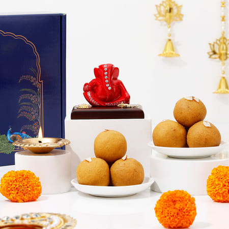 Traditional Crimson Red Ganesha Idol Hamper-image-5
