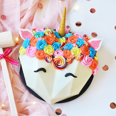 Unicorn Chocolate Heart Pinata Cake (750 gm)