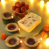 Gulab Jamun 1 Kg With 4 Diyas & Soan Papdi 500 Gms Online