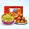 Yummy Besan Laddoo Pack with Kaju Pudina Namkeen in CD Box Online