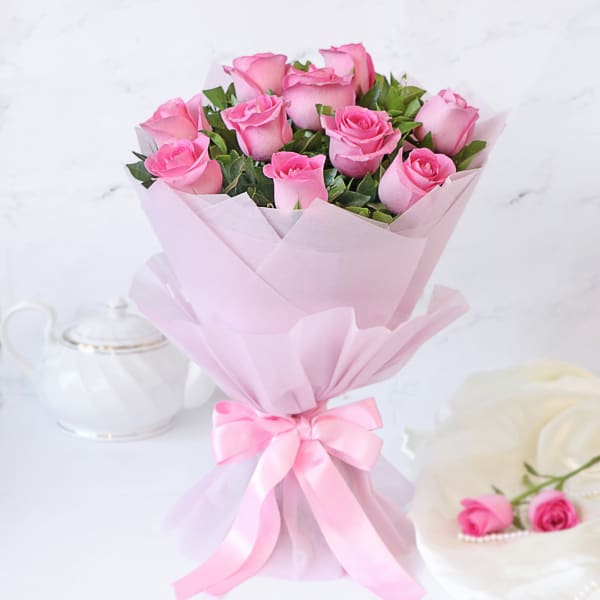 10 Pretty Pink Roses: Order Flowers Online(HD1004833) | IGP.com