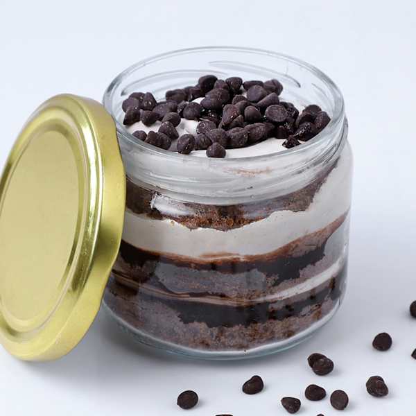 200 Gms Chocolate Jar Cake