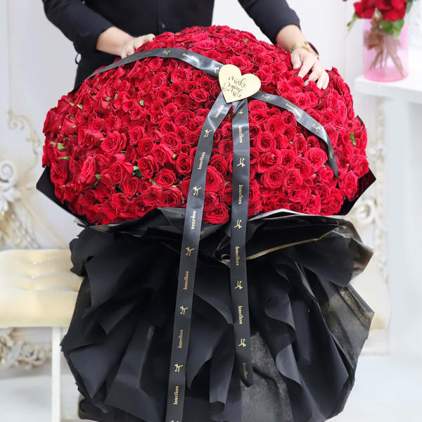 365 Roses of Love