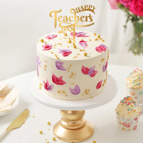 Alluring Floral Cake For Teachers Day (1 Kg)