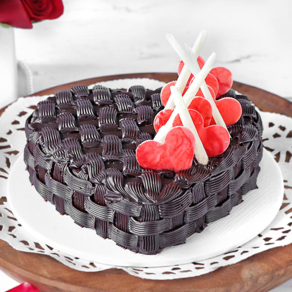 Basket Weave Heart Chocolate Cake (1 Kg)