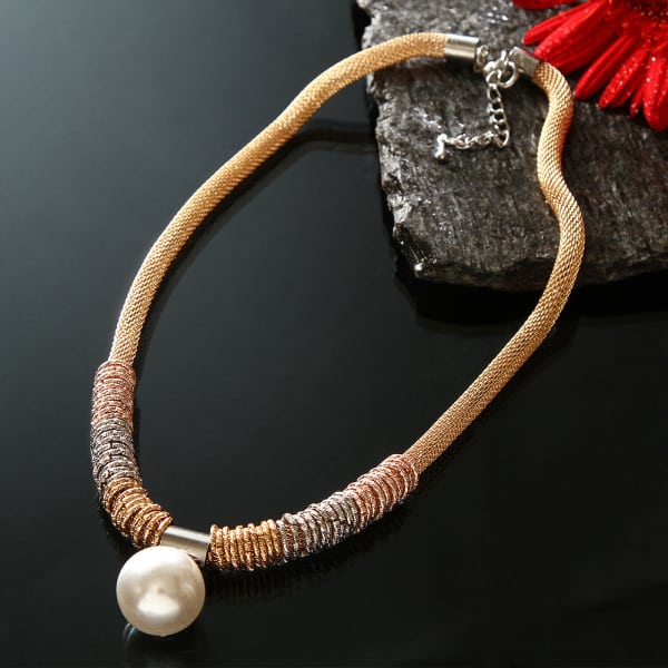 Beautiful Pearl Pendant Necklace: Gift 