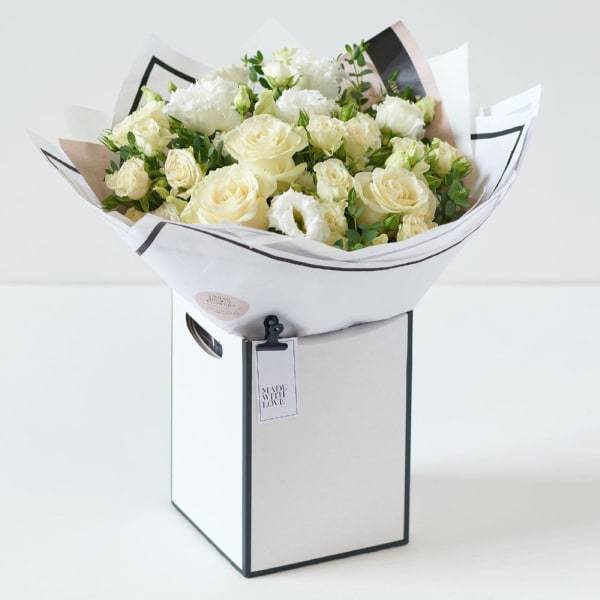 Buy/Send Beautifully Simple White Flower Bouquet. Online IGP ID1351555