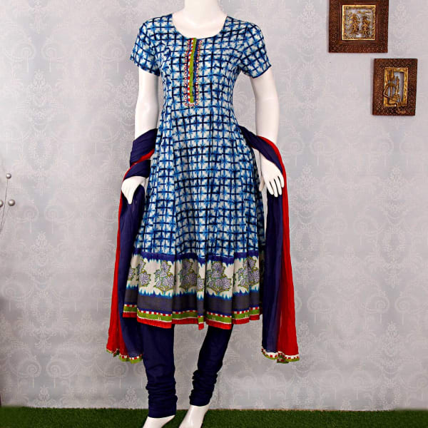 batique print suit