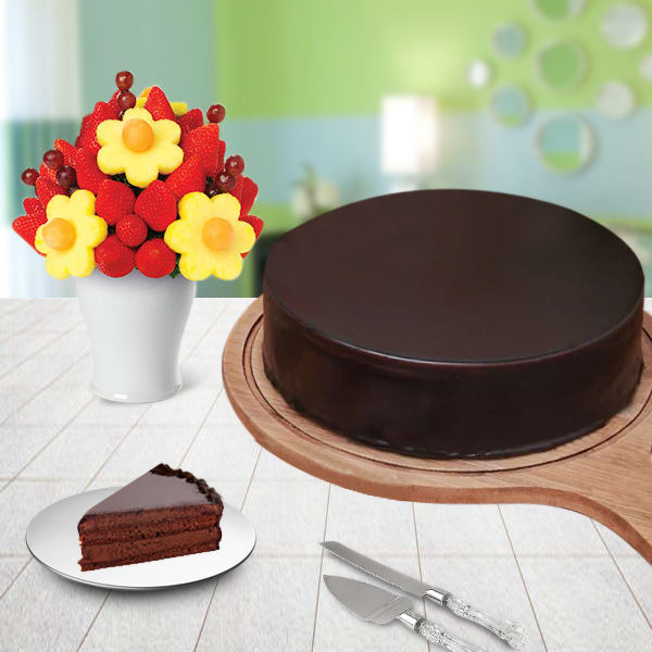 Blooming Daisies and Chocolate Cake