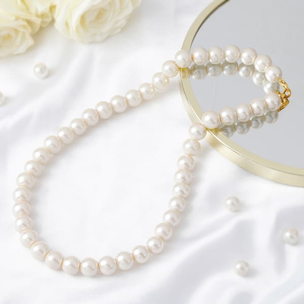 Bold and Beautiful Pearl Necklace