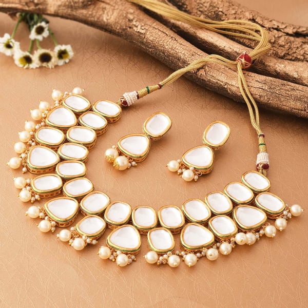 Bold Kundan N Pearls Set