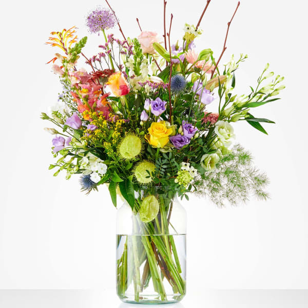 Bouquet: Loving gesture; excl. vase