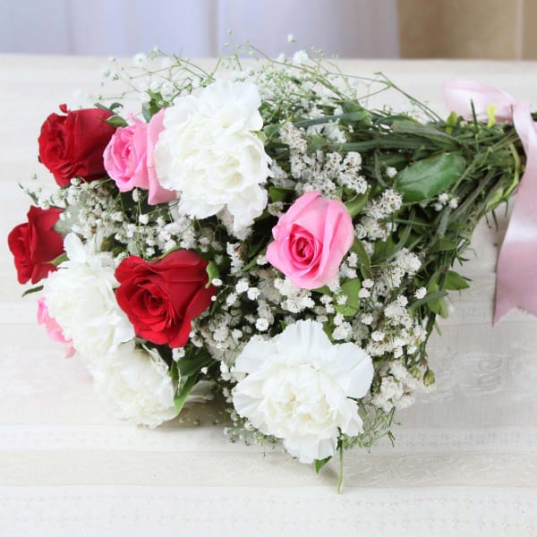 Order Bouquet of 10 Assorted Flowers Online at Best Price, Free