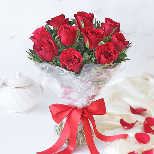 Order Bouquet of 10 Elegant Roses Online at Best Price, Free Delivery