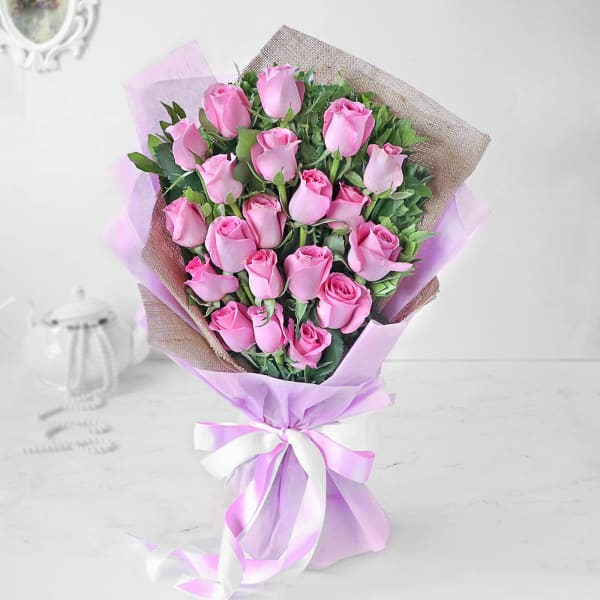 Bouquet of 20 Subtle Pink Roses