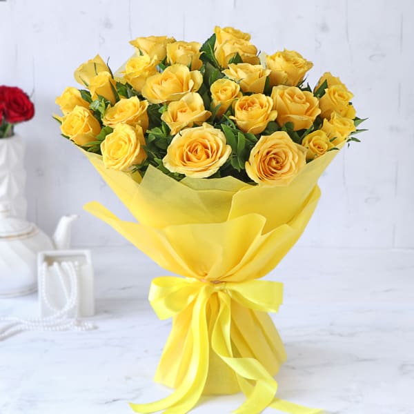 Bouquet of 25 Yellow Roses