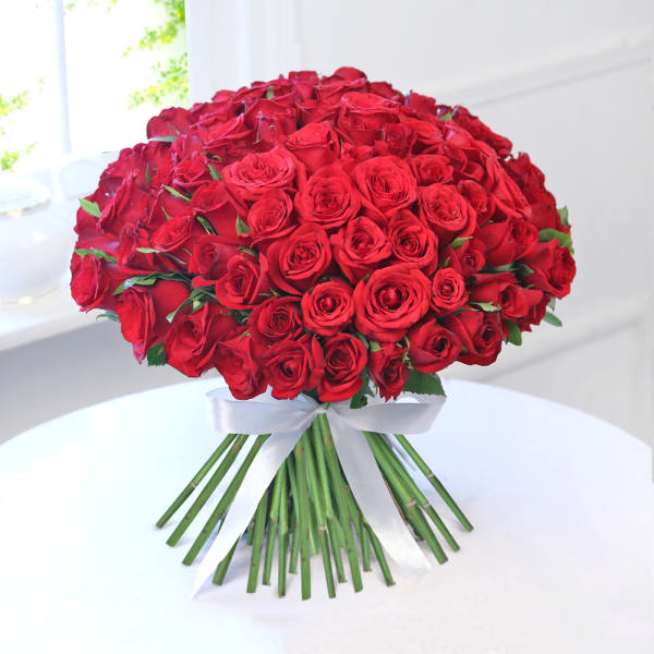 Order Bouquet of Lovely 100 Red Roses Online at Best Price, Free