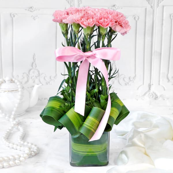 Bouquet of Pink Carnations in Vase (20 stems)
