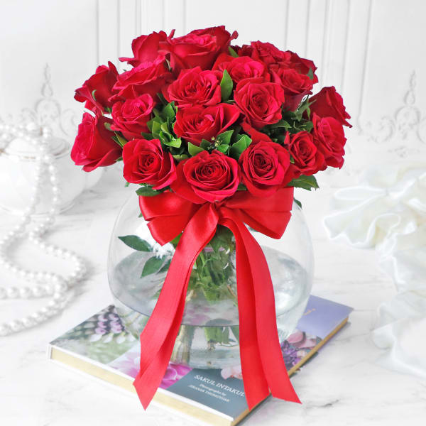 Bouquet of Red Roses in Globe Vase (20 stems)