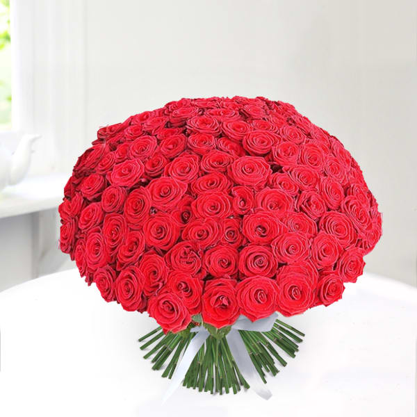 Bunch of 500 Red Roses