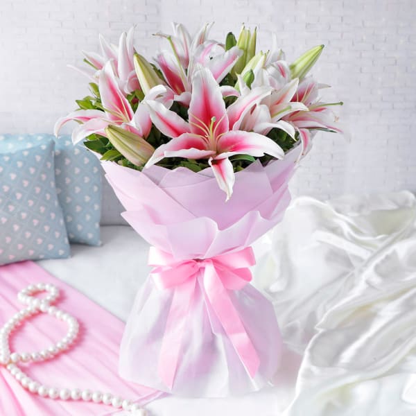 Pink Asiatic Lilies & Roses in Vase Arrangement