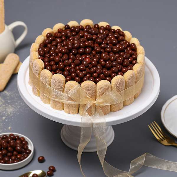 Butterscotch Delight Cream Cake Half Kg