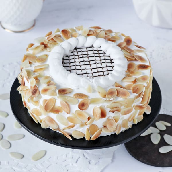 Celestial Vanilla Almond Cake (Half Kg)