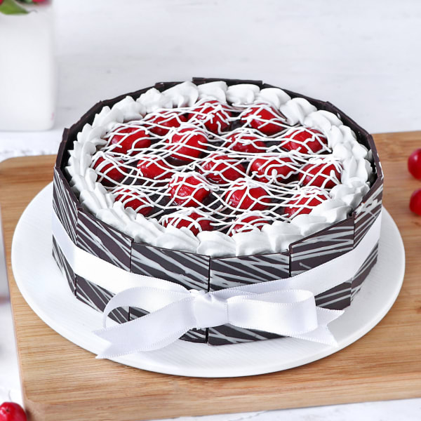 Cherry Filled Chocolate Cake (2 Kg)