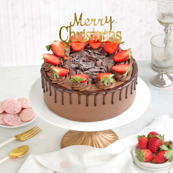 Choco Strawberry Christmas Delight Cake (500 Gm)