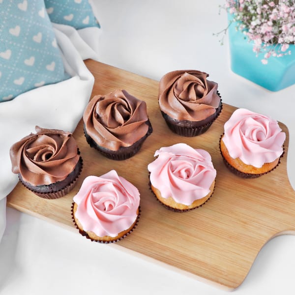 Chocolate and Vanilla Cupcakes (Pack of 6)
