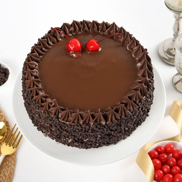 Chocolate Cake with Chocolate Chips & Cherry Toppings (Half Kg)