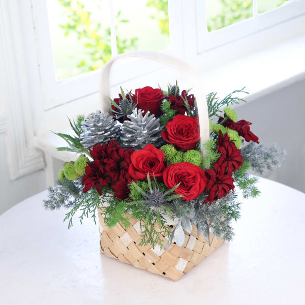 Christmas Basket Arrangement: Gift/Send Interflora Gifts Online ...