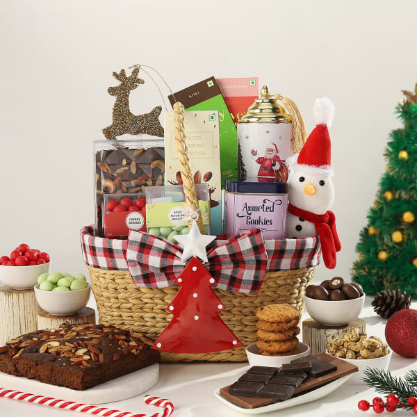 Buy Send Christmas Goodies Gift Basket Hamper Online IGP JVS1196245