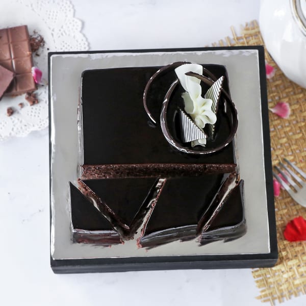 Order Classic Square Chocolate Cake 2 Kg Online at Best Price, Free