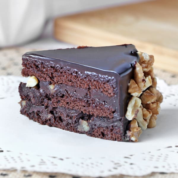 Order Crunchy Chocolate Walnut Cake Half Kg Online at Best Price, Free ...