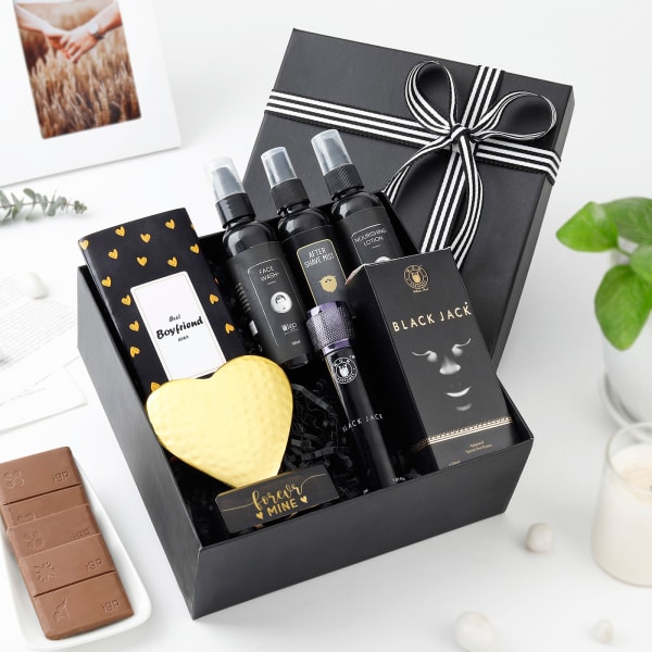 Dapper Gentleman Valentine's Essentials Gift Set: Gift/Send Gourmet ...