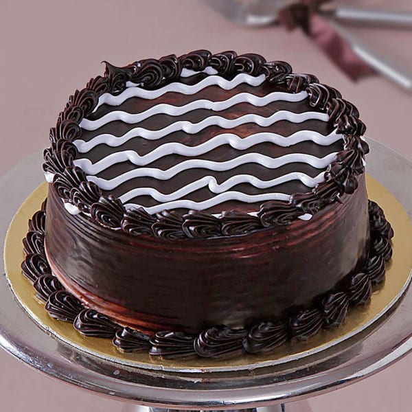 Birthday Strawberry Cake - 1 Kg, Cakes on Birthdays
