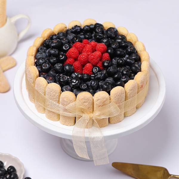Decadent Berry Finger Cake Half Kg