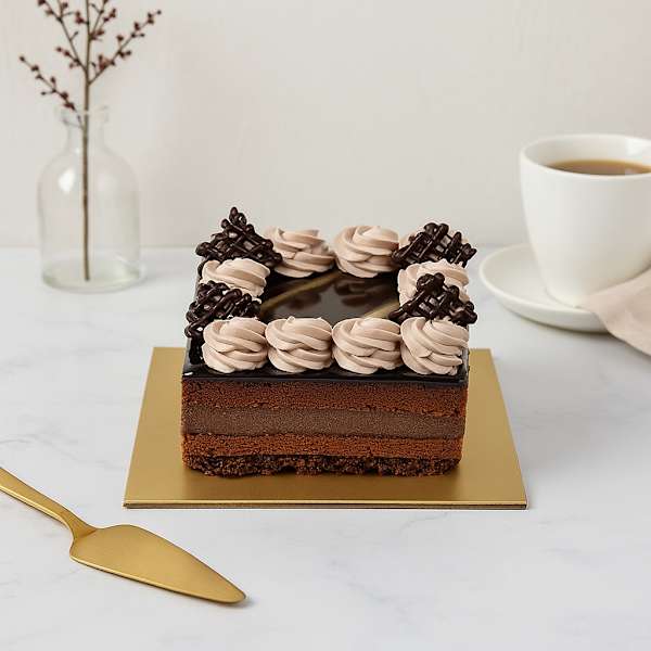Decadent Chocolate Truffle Cake (300 g)