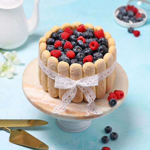 Decadent Mixed Berries Cake Half Kg