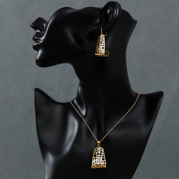 Delicate Gold Plated Jaali Work Pendant Set