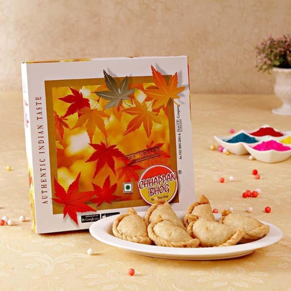 Delicious 500 Gms Khoya Gujiya in Gift Box