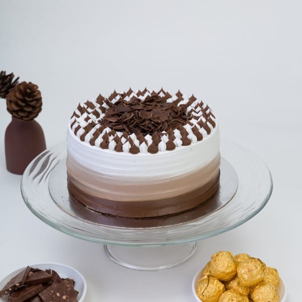 Delicious and Decadent Chocolate Truffle Cake (1 Kg)