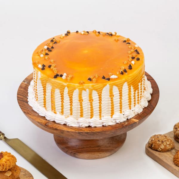 Delicious and Moist Caramel Cake (Half Kg)