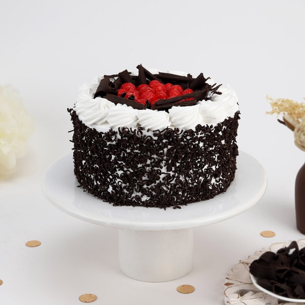 Delicious Black Forest Cake (600 Gm)