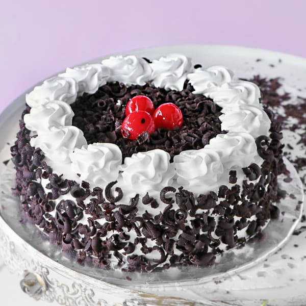 Delicious Black Forest Cake (Half Kg)