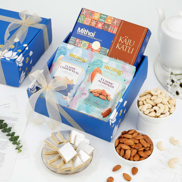 Deluxe Sweets And Nuts Hamper