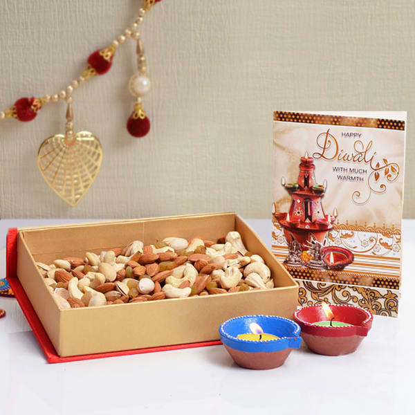 Diwali Card With 2 Earthen Diyas & Assorted Dryfruits 400 Gms