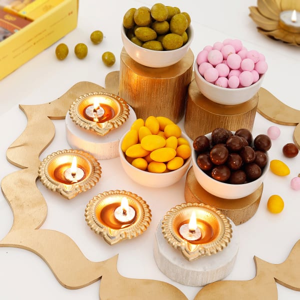 Diwali Sweets And Decor Gift Hamper