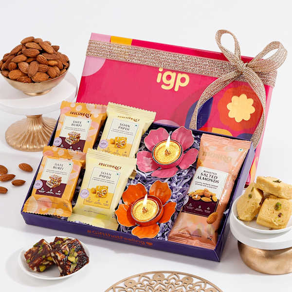 Diwali Sweets And Diyas Gift Hamper